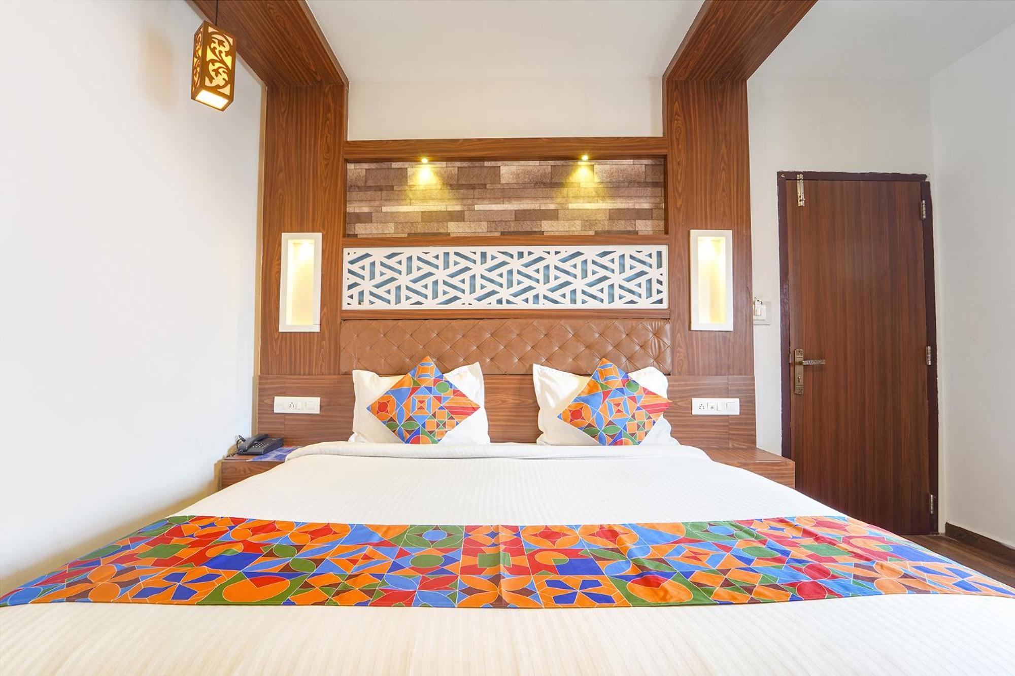 Fabhotel Qube - 800M From Ernakulam Junction South Railway Station Kochi Bagian luar foto
